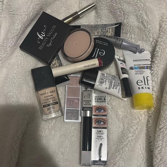 Benefit Other - Makeup lot